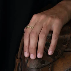 Cockle Medium Ring 18ct Gold