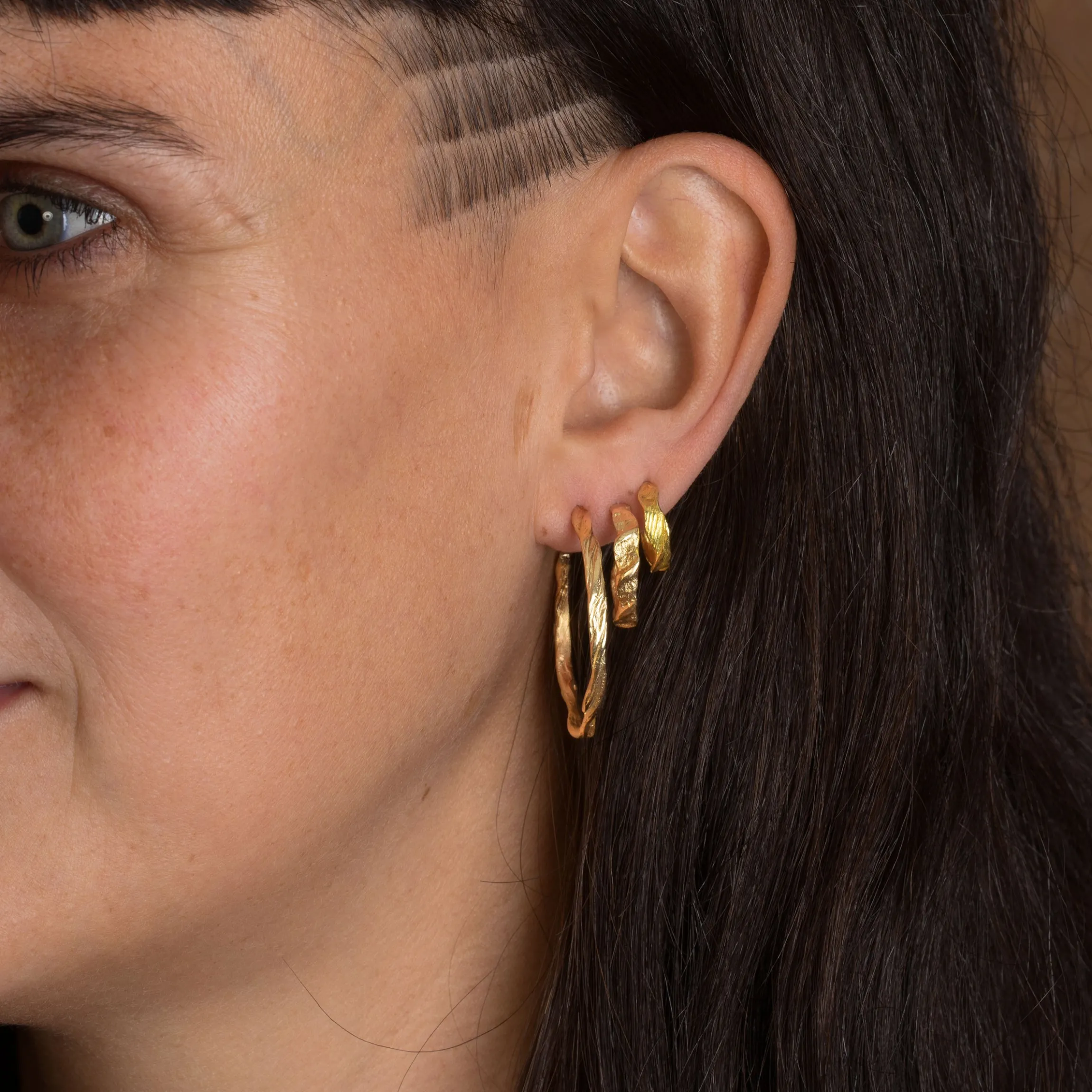 Mini Ripple Hoops 18ct Gold