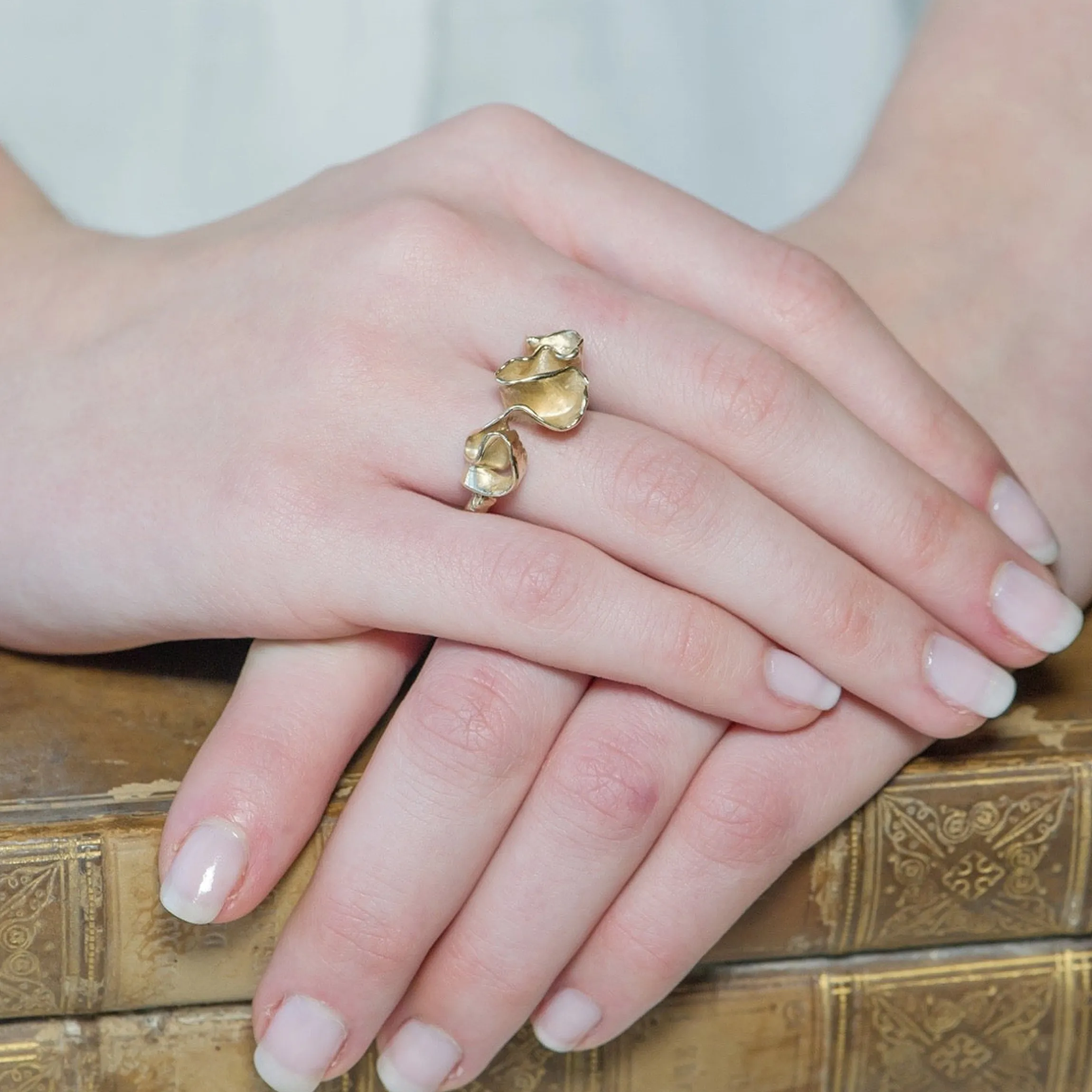 Tall Scribble Ring 9ct Gold